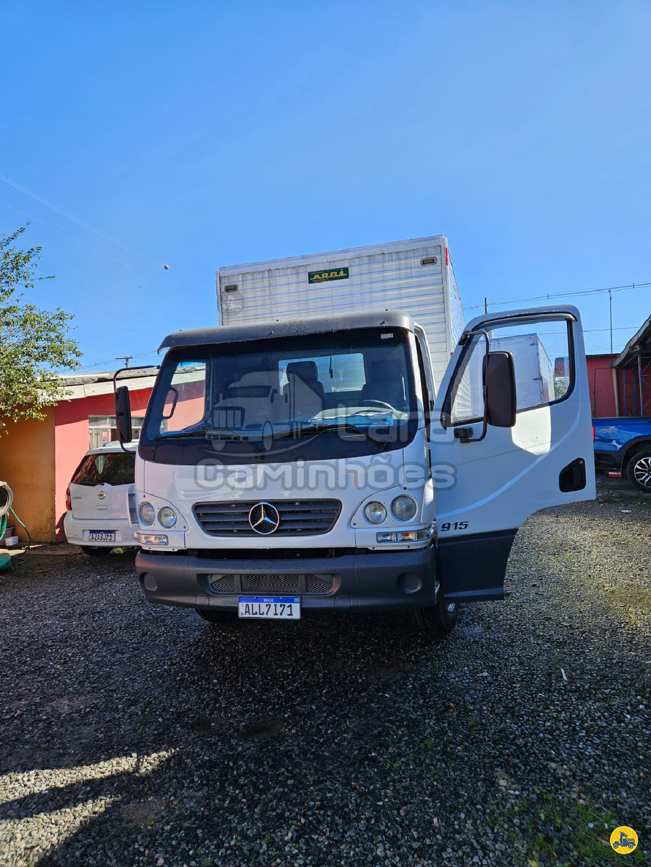 CAMINHAO MERCEDES-BENZ MB 915 Baú Furgão 3/4 4x2 Lara Caminhões CURITIBA PARANÁ PR
